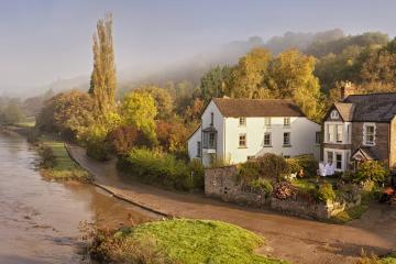 开云APP-烈焰与冰河，当凯恩点燃赛场，拉齐奥终结突尼斯神话