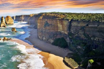 开云体育中国-孔德一剑封喉！马竞友谊赛险胜加拿大，铁血防线铸就制胜奇兵