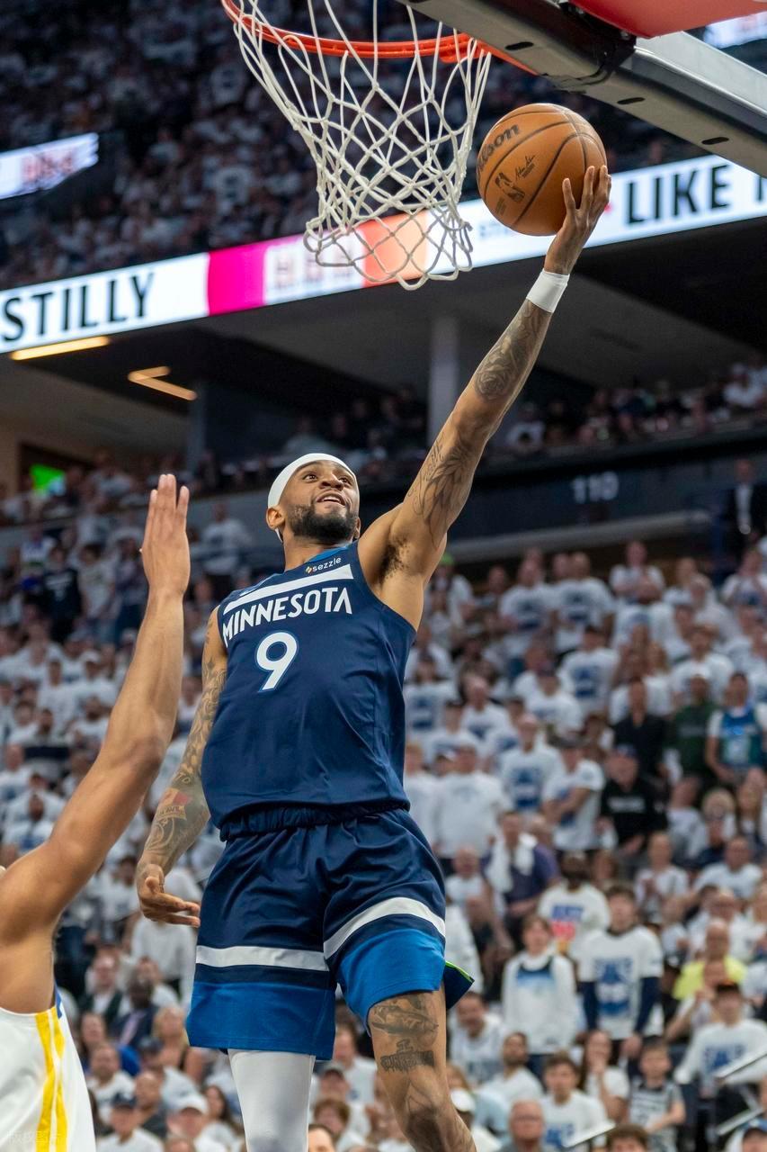 开云体育-包含美国男篮轻取魔术，丹尼·格林一己之力扛起全队的词条