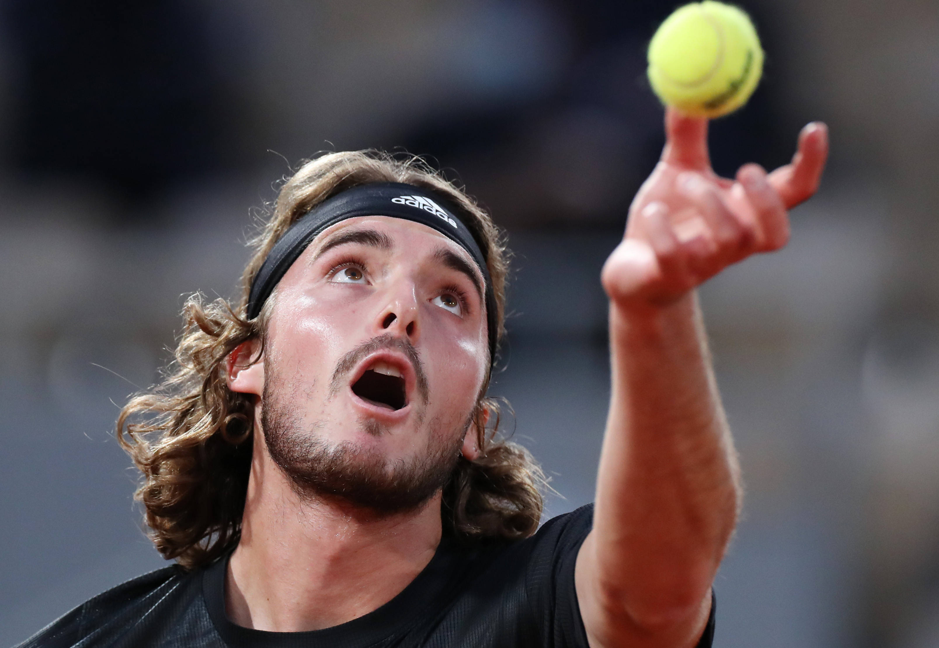 开云体育官网-法网绝杀年终总决赛，西西帕斯扛起全队