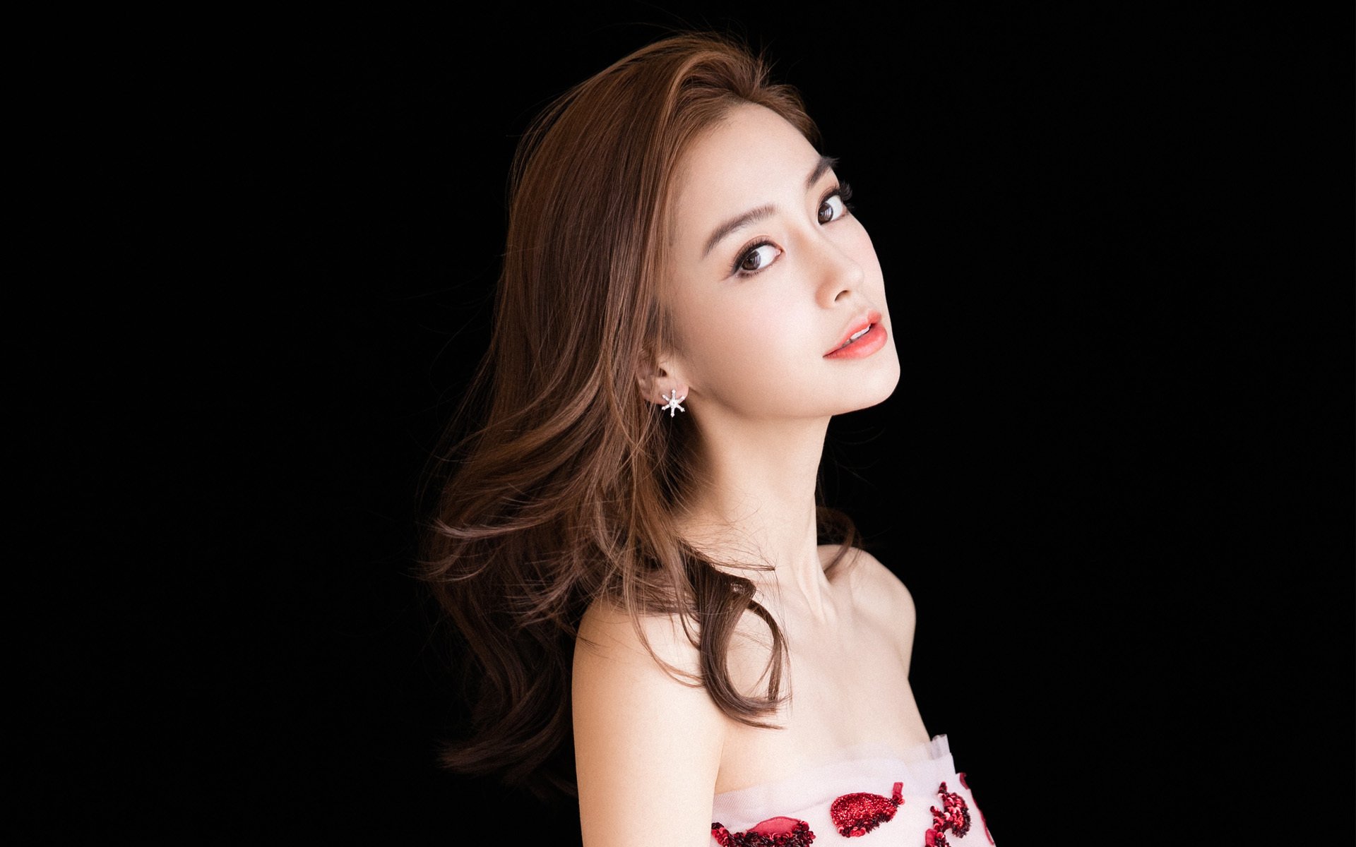 开云体育登录-贝恩末节连飙15分！步行者客场力克灰熊，比赛悬念提前终结