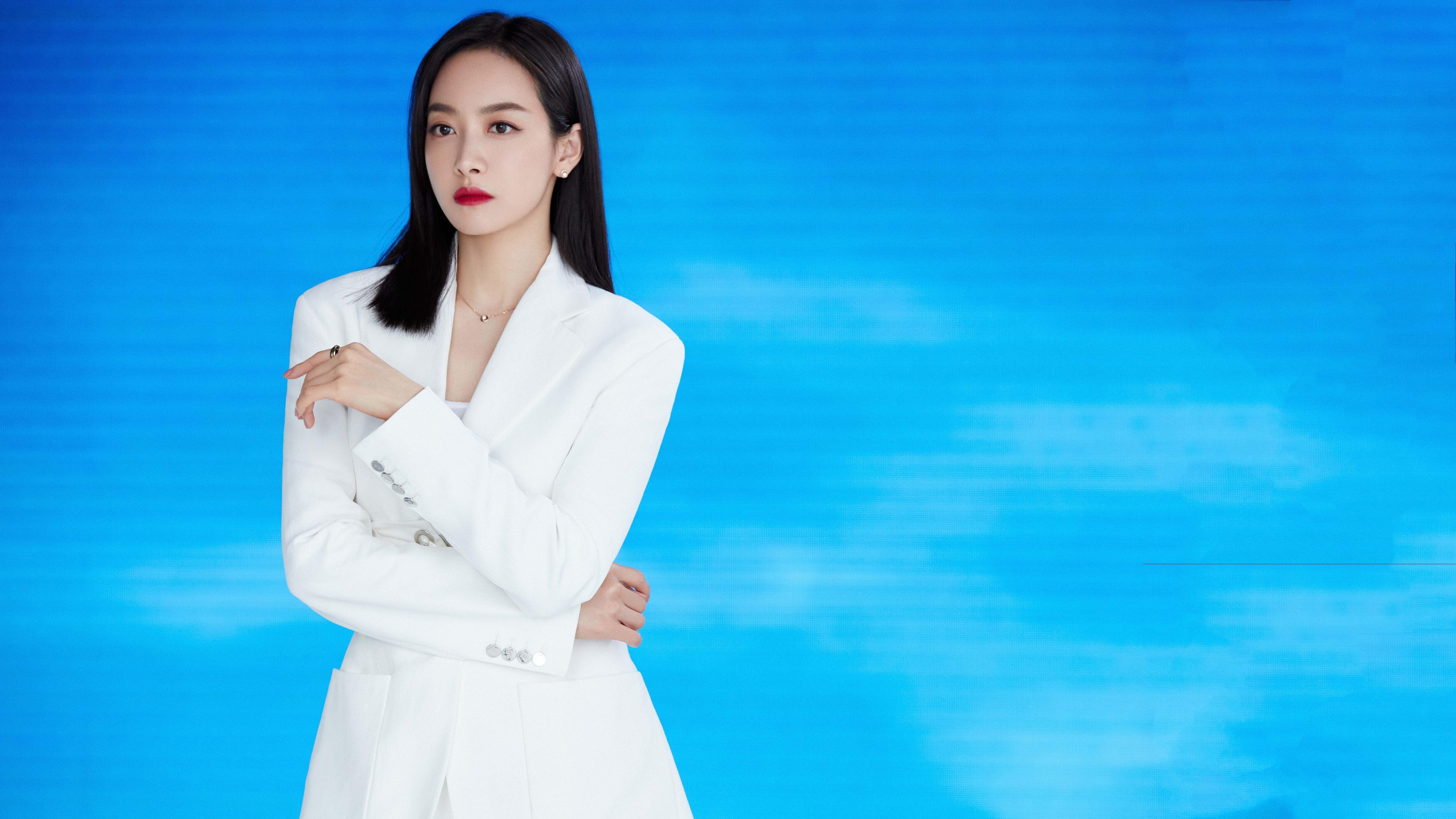 开云官网-黄色潜水艇掀翻青春风暴！比利亚雷亚尔三球完胜多特蒙德登顶欧洲之巅