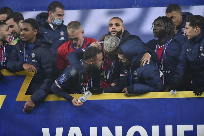 开云体育入口-中国对阵马赛,迪马利亚统治全场